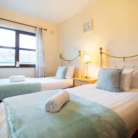 Central Dingle Stay * דינגל