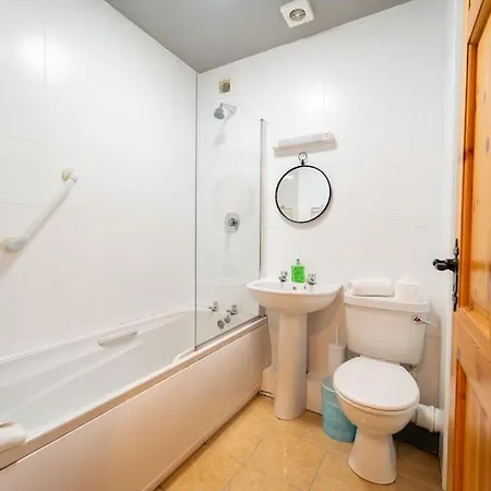 Central Dingle Stay شقة